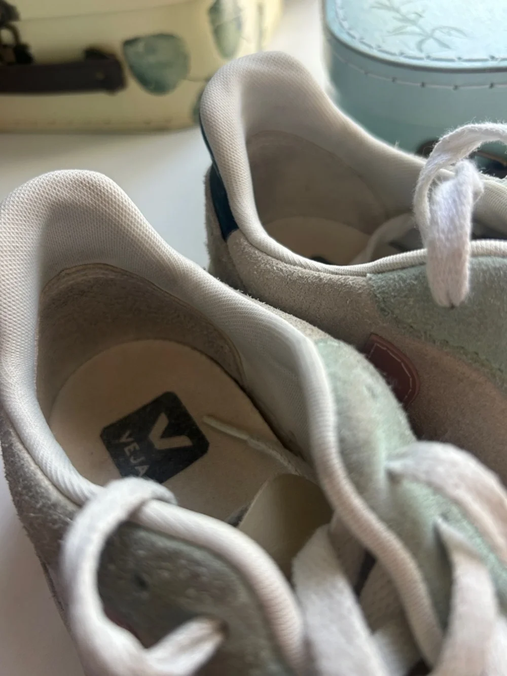 Veja multicolor suede lace up sneakers comfort trainer pastel preppy size US 8